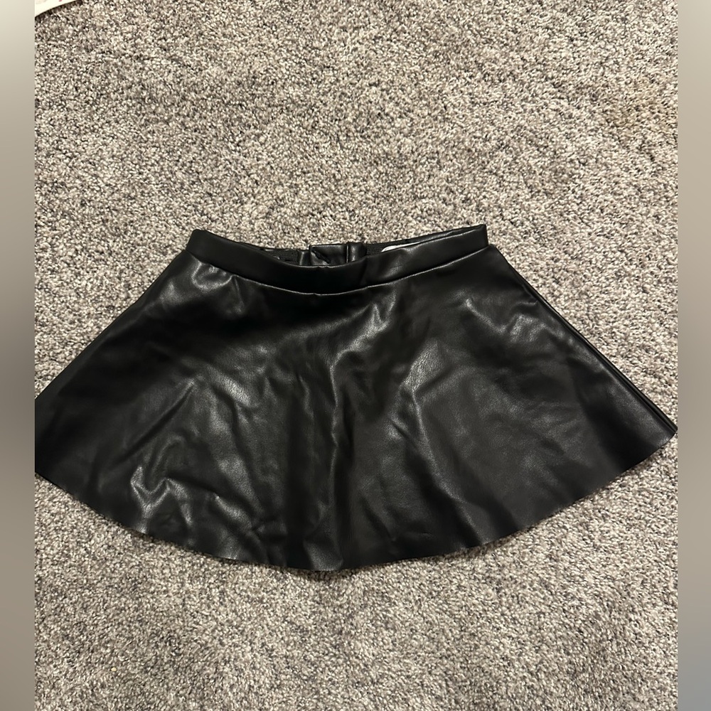 Black faux leather skirt size 5t